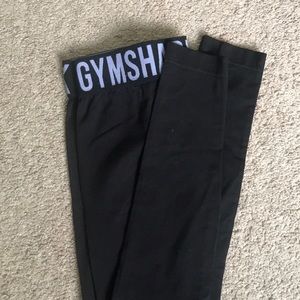 Gym shark leggings